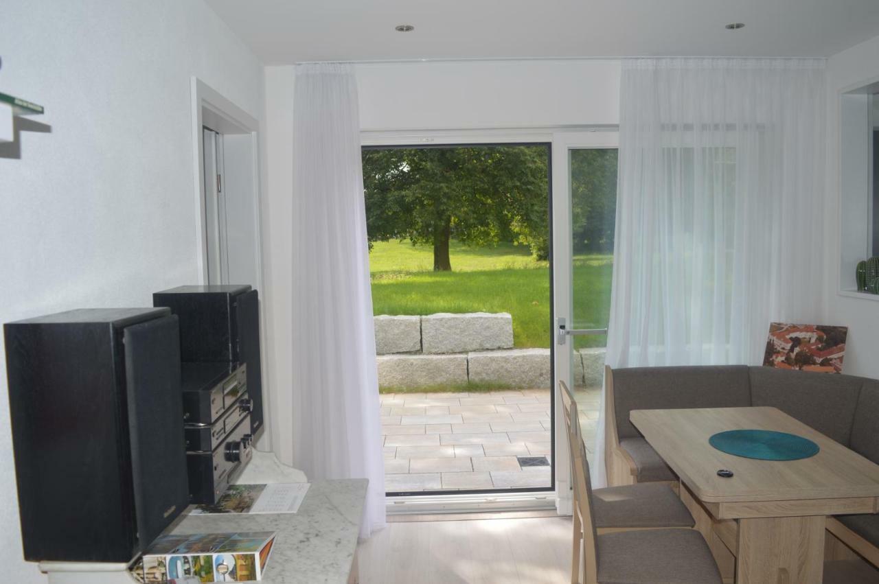 Ferienwohnung "Am Kurpark" In Бад Шусенрид Екстериор снимка