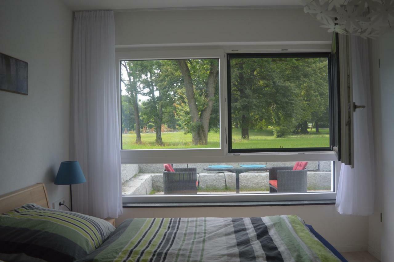 Ferienwohnung "Am Kurpark" In Бад Шусенрид Екстериор снимка